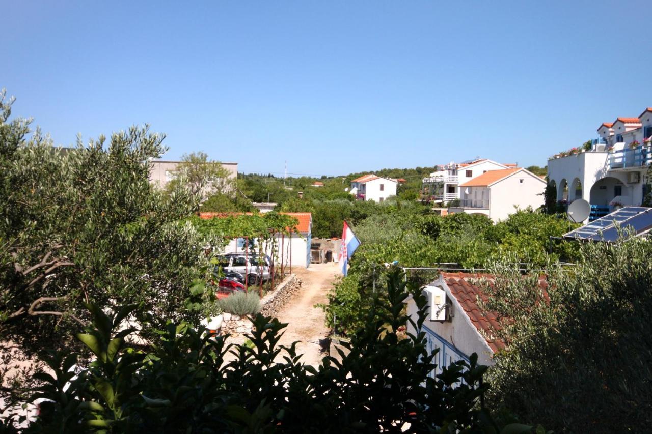 Apartments By The Sea Sucuraj, Hvar - 6732 Apartman