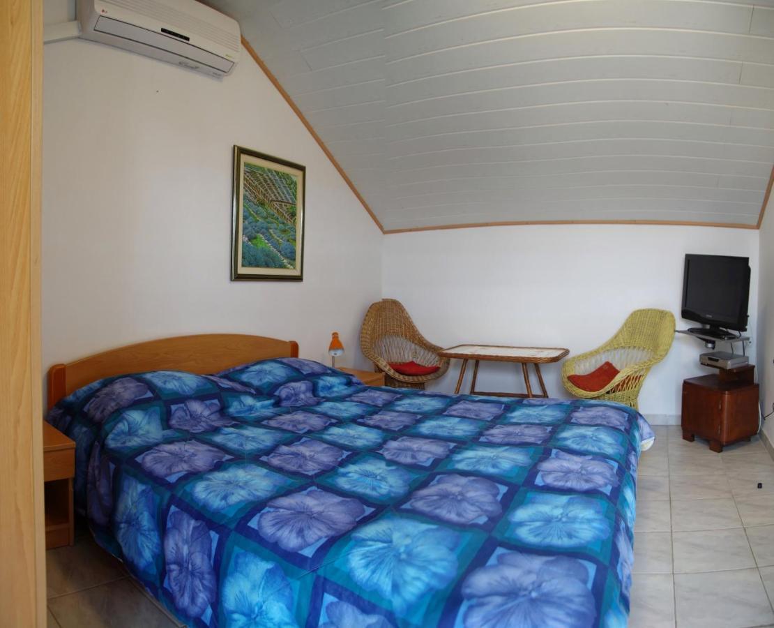 Apartments By The Sea Sucuraj, Hvar - 6732 Sucuraj
